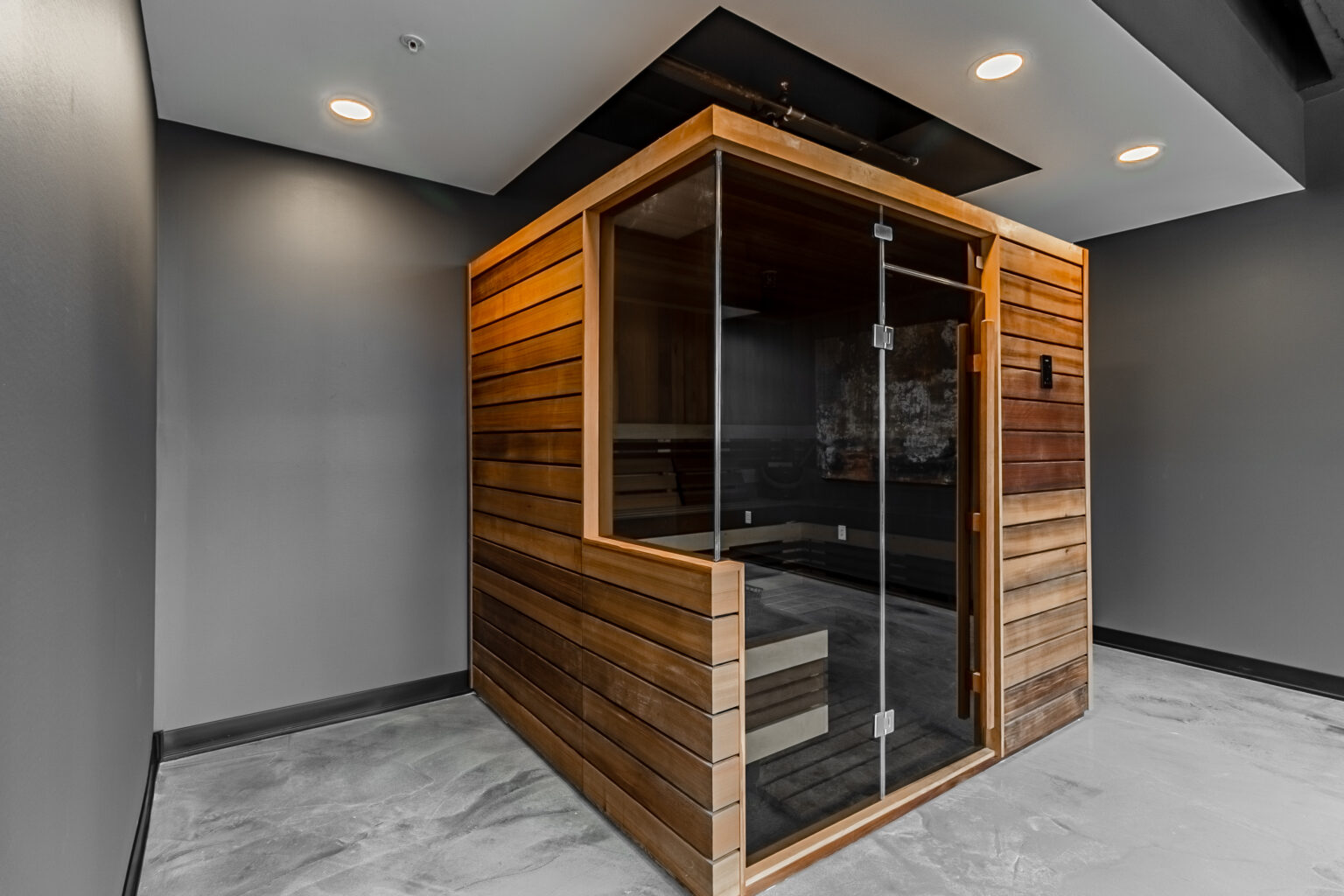 Sauna and spa with FlowStone floor