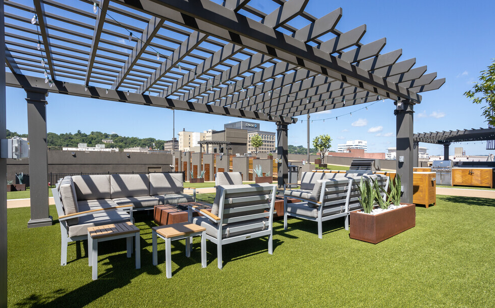Rooftop pergola seating